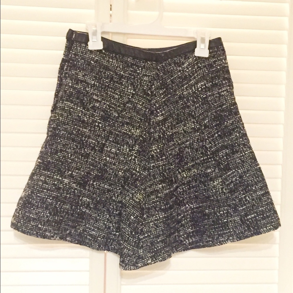 Mini Skirt H&M Size 2. Runs small